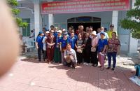Chùa Giác Huệ quận 7, thành phố Hồ Chí Minh tặng 250 suất quà cho nạn nhân chất độc da cam tại xã thị trấn Rạch Gốc và xã Tân Ân 