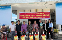 Phú Tân: Tặng 20 suất quà Tết cho nạn nhân chất độc da cam 