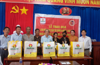 CHĂM LO TẾT CHOL CHNAM THMAY CHO ĐỒNG BÀO KHMER 