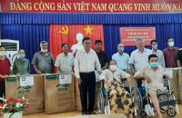 Tỉnh Hội Cà Mau trao tặng xe lăn cho nạn nhân chất độc da cam