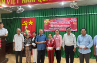 Hội tỉnh Cà Mau: Trao quà Tết Giáp Thìn cho nạn nhân chất độc da cam thị trấn Sông Đốc