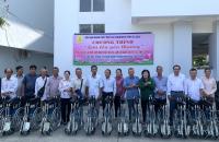 Hội Nạn nhân da cam/dioxin tỉnh Cà Mau trao tặng xe lăn cho nạn nhân chất độc da cam và người khuyết tật 